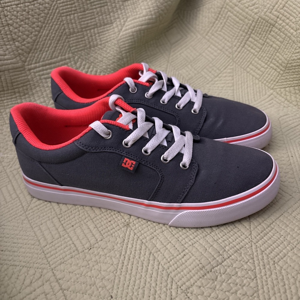 DC Anvil TX Men's Size 9 Gray Red Canvas Low Top Skateboarding Shoes Sneakers
